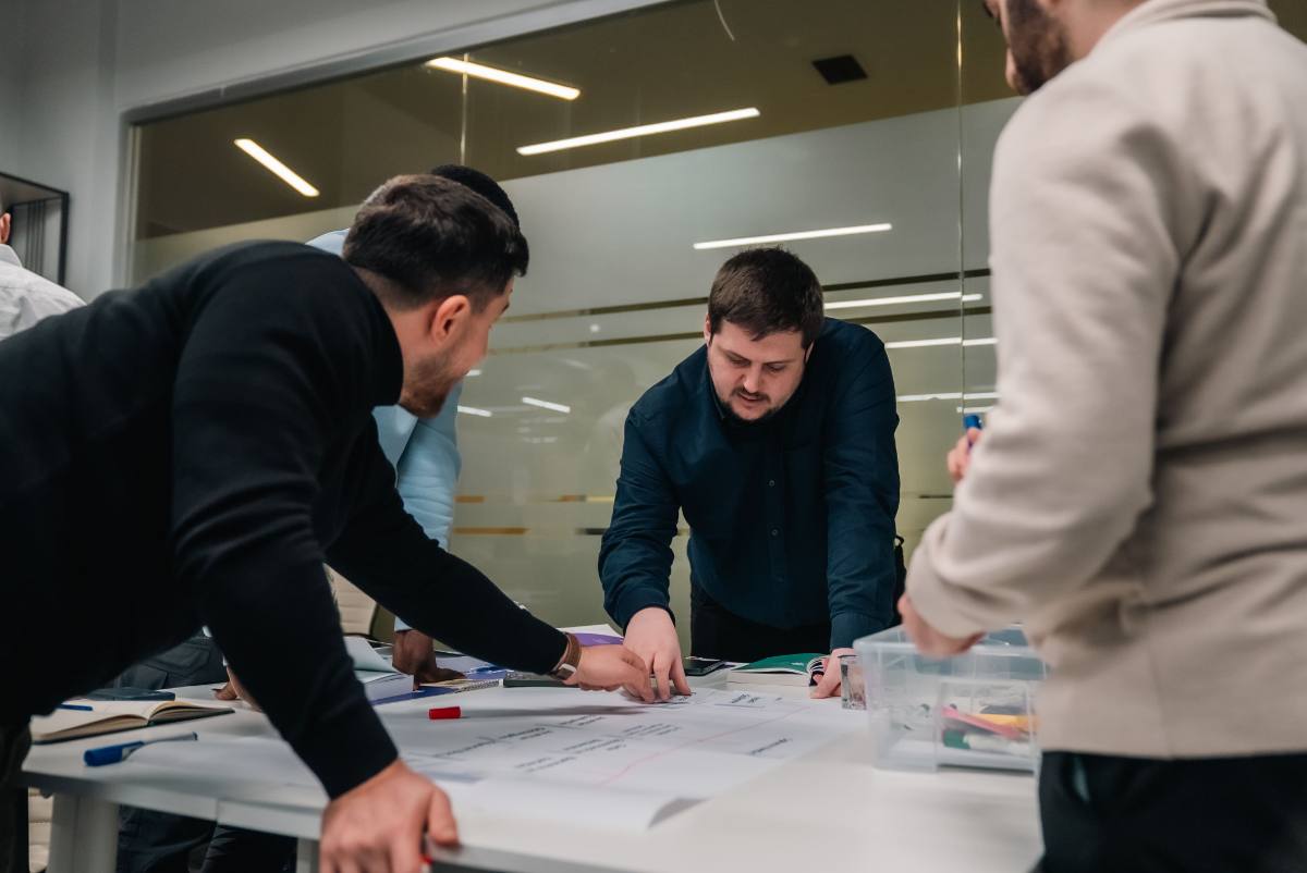 Hands-on work around the table at a CHI session